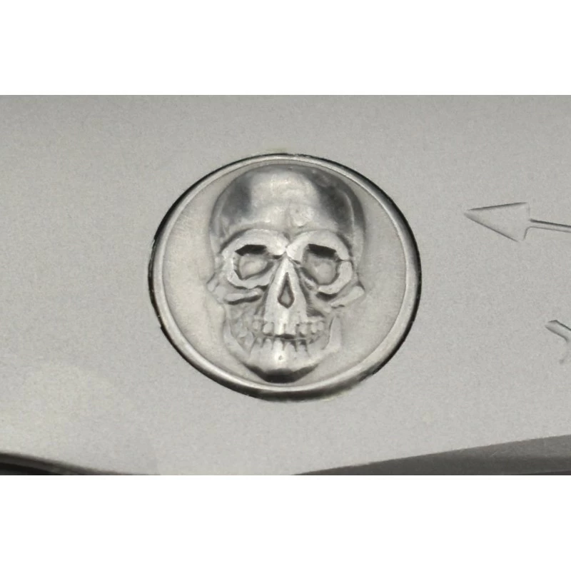 Couteau Ouverture Assistée Max Knives MK143 Manche Tête De Mort 9 Couteau Ouverture Assistée Max Knives MK143 Manche Tête De Mort – Image 7